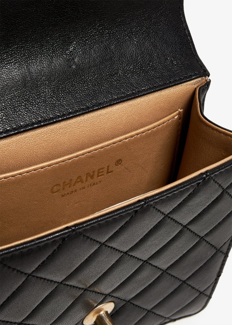 Chanel Pre-Loved Small Chic Pearls Flap bag for Women