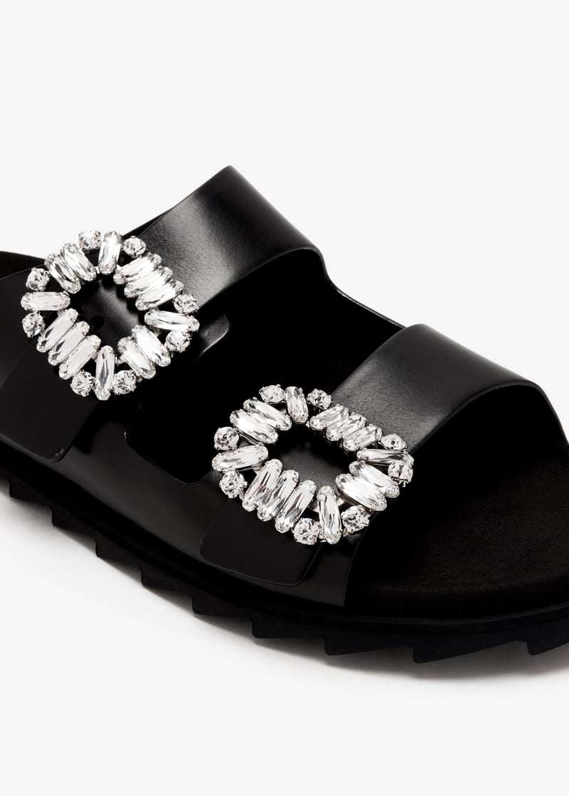 【関税&送料込】Roger Vivier Slidy Viv Strass Buckle Slidy Viv' Strass Buckle Mules in Leather Gold Woman