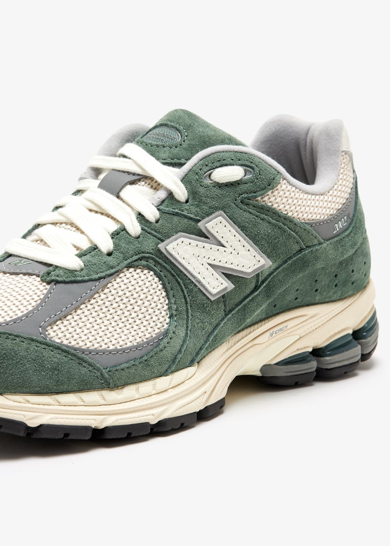 New Balance 2002R 