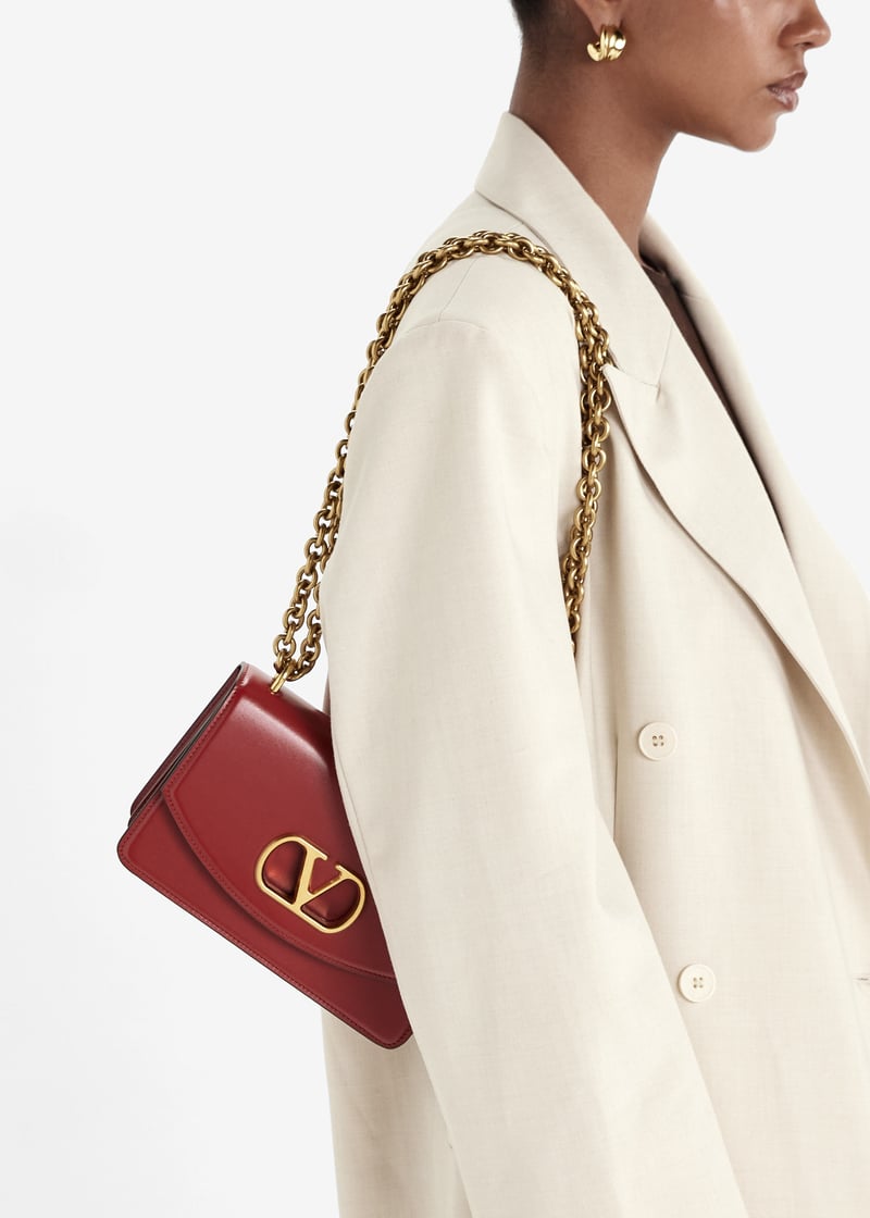 【関税＆送料込み】Valentino Garavani Vain Small Shoulder B Valentino Garavani Vain Soft Embroidered Small Shoulder Bag