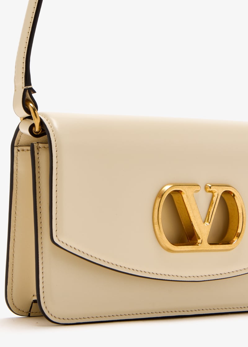 【関税&送料込】Valentino Garavani Vain Valentino Garavani Vain clutch for Women - Cream in UAE